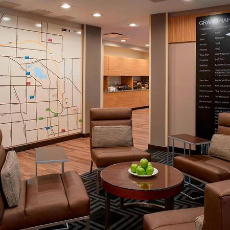 Towneplace Suites By Marriott Grand Rapids Airport Cascade Eksteriør bilde