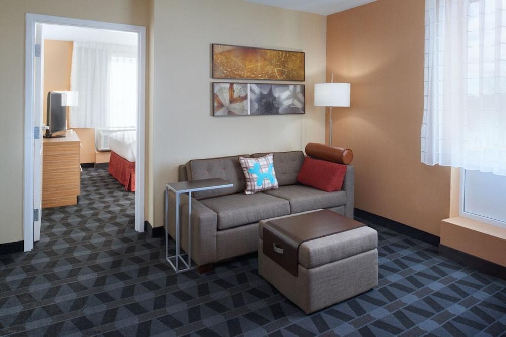 Towneplace Suites By Marriott Grand Rapids Airport Cascade Eksteriør bilde