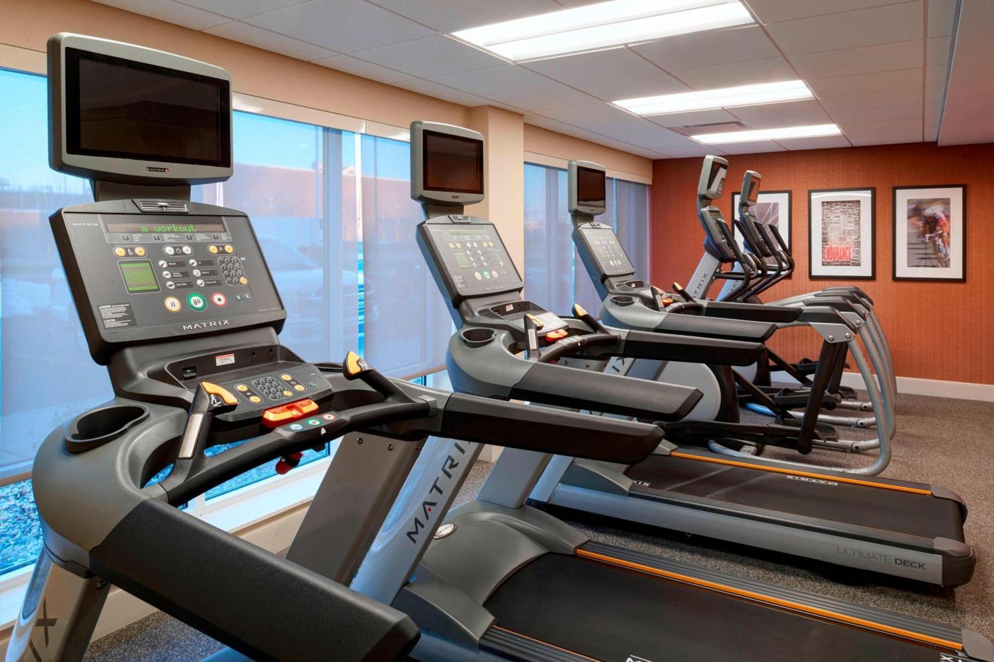 Towneplace Suites By Marriott Grand Rapids Airport Cascade Eksteriør bilde