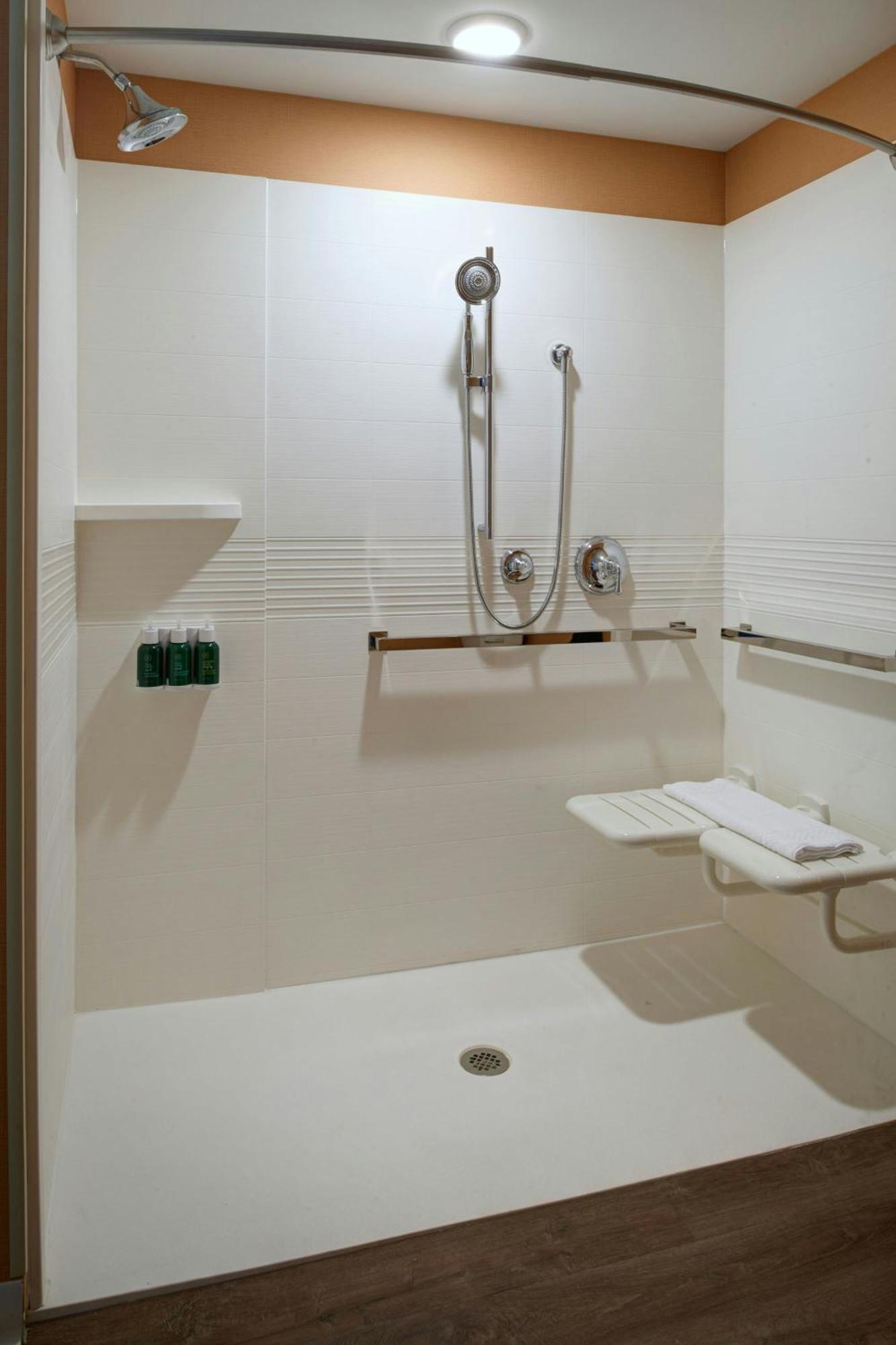 Towneplace Suites By Marriott Grand Rapids Airport Cascade Eksteriør bilde