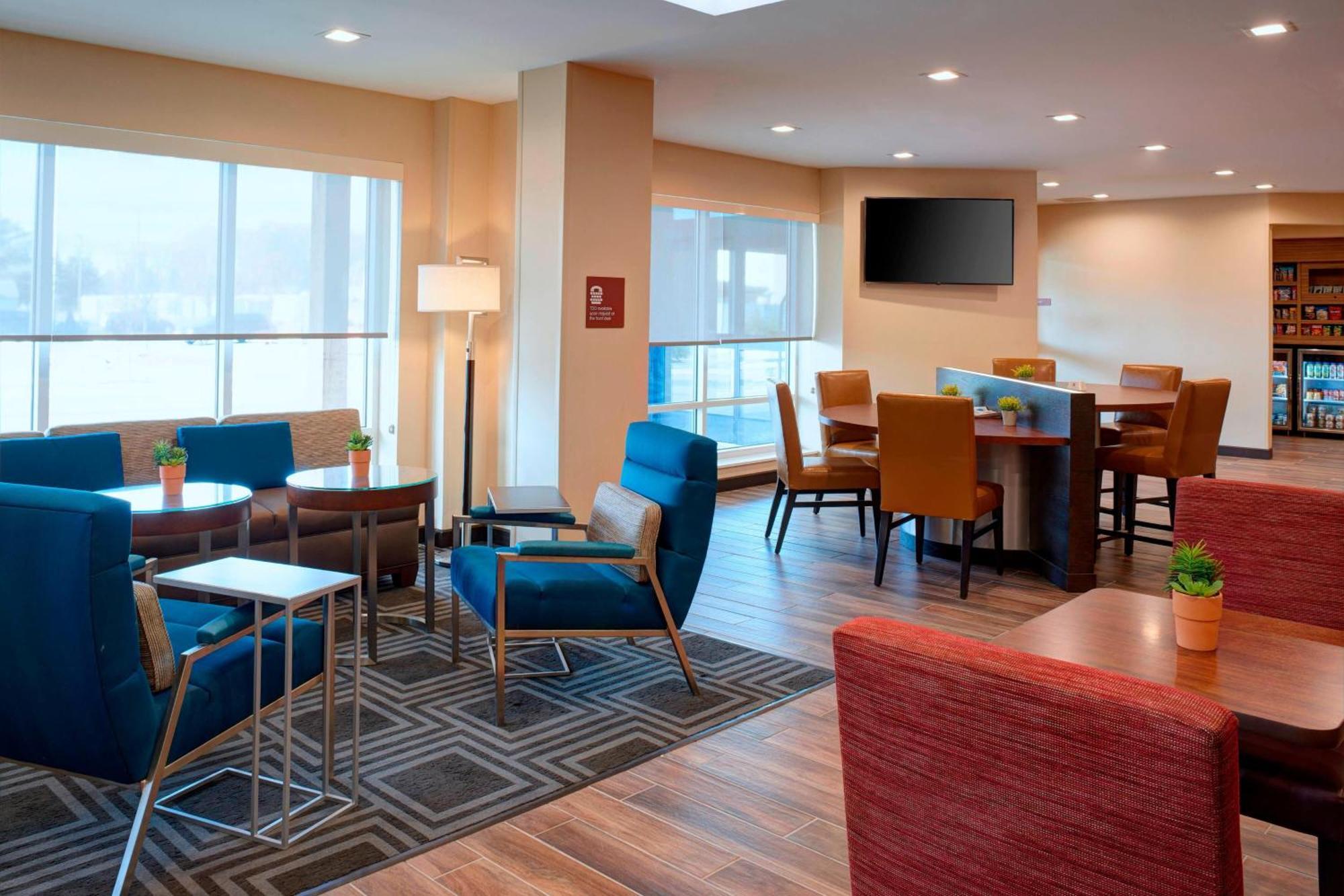 Towneplace Suites By Marriott Grand Rapids Airport Cascade Eksteriør bilde