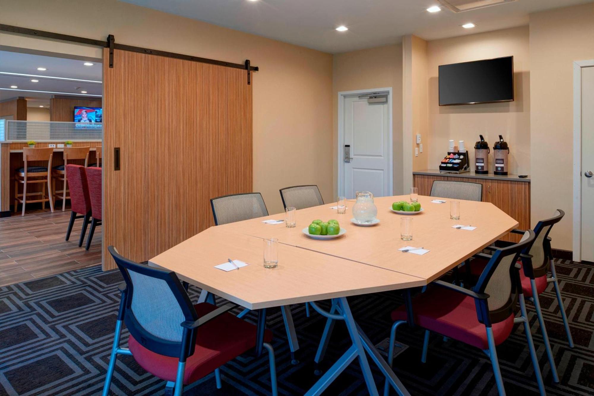 Towneplace Suites By Marriott Grand Rapids Airport Cascade Eksteriør bilde