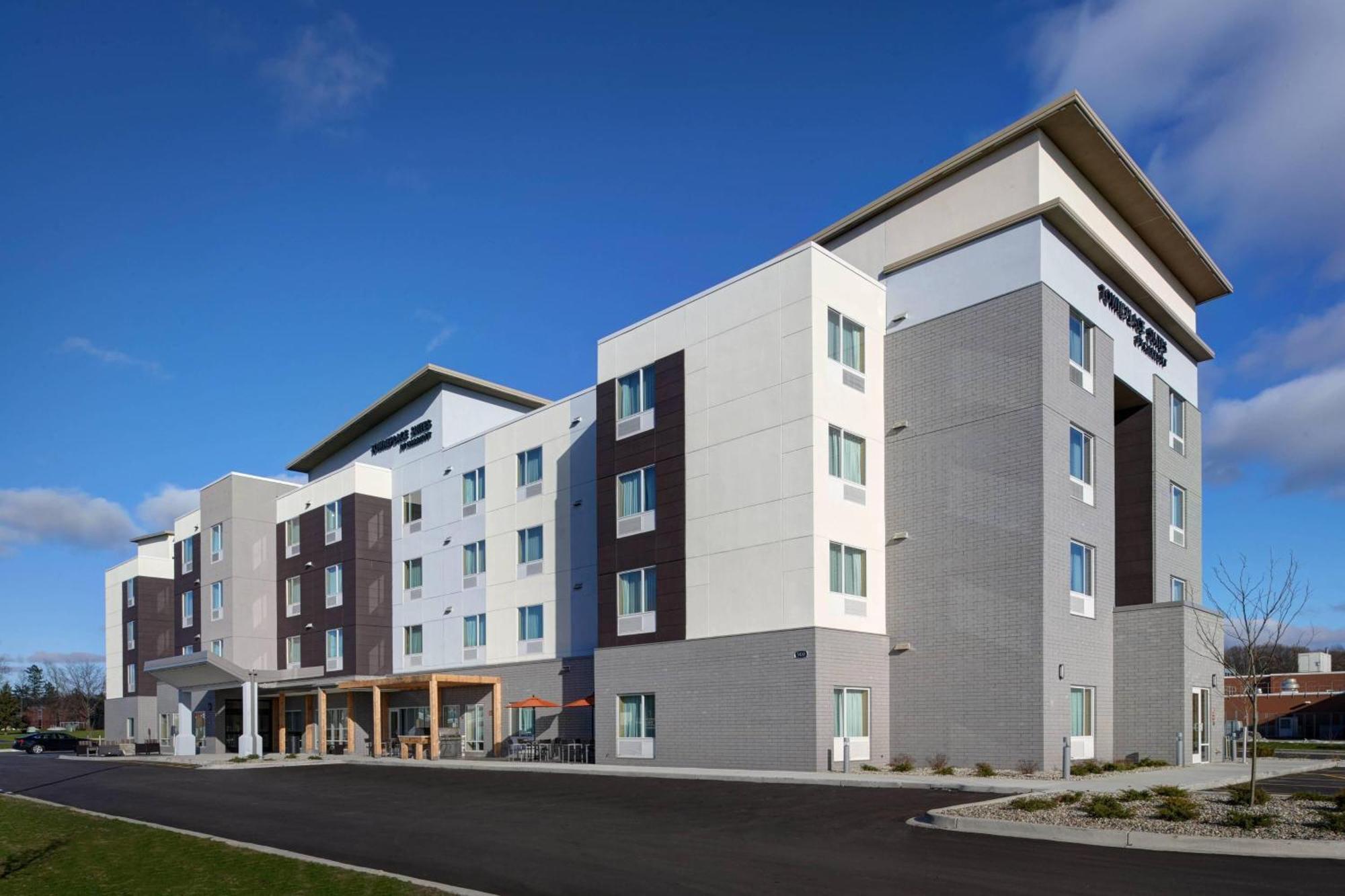 Towneplace Suites By Marriott Grand Rapids Airport Cascade Eksteriør bilde